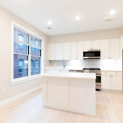 197 Green St, Unit 303 in Boston, MA - Foto de edificio - Building Photo