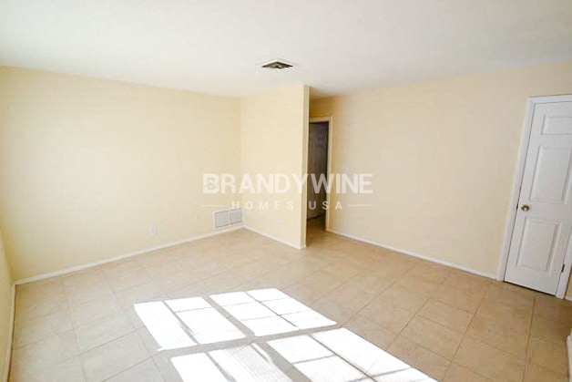 11839 129th Ave N in Largo, FL - Foto de edificio - Building Photo