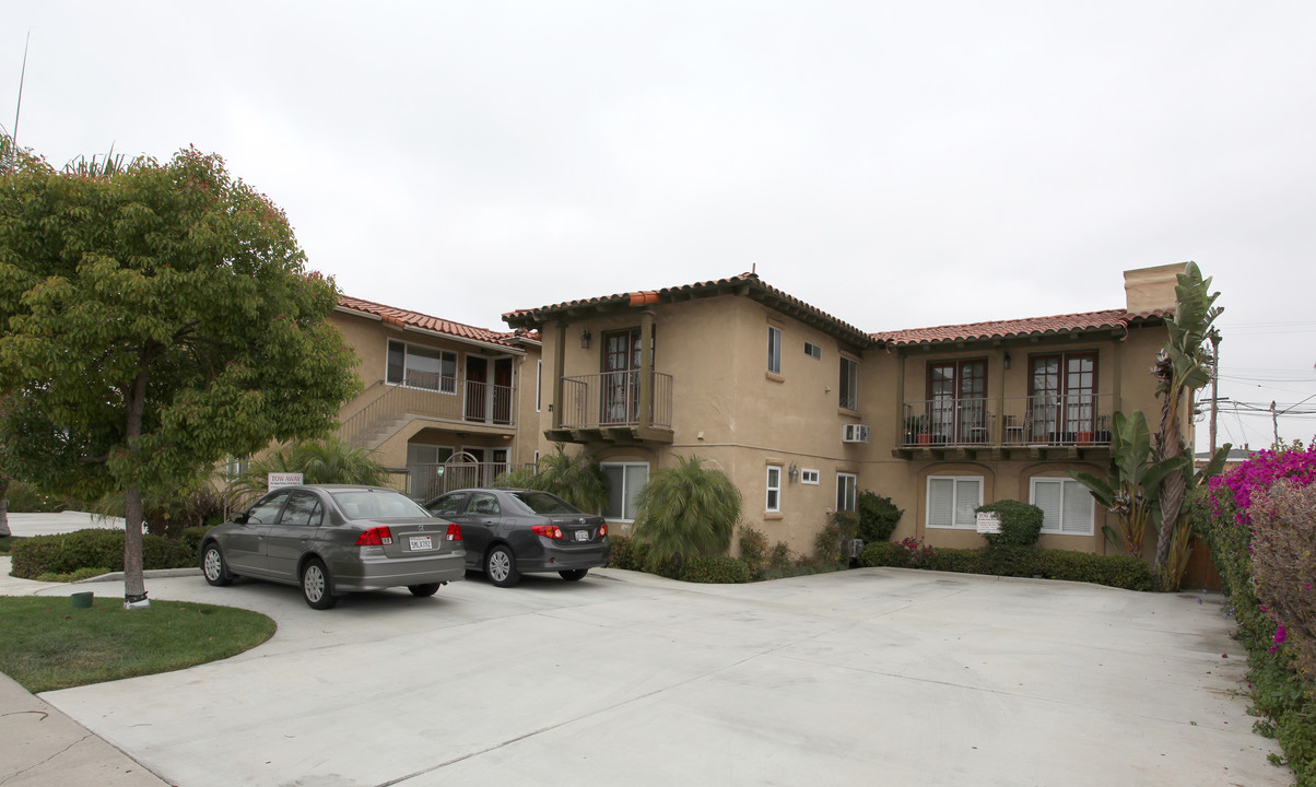 Galaxy Court in San Diego, CA - Building Photo