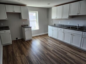 39 North St, Unit 39 North St Apt C in Winooski, VT - Building Photo - Building Photo