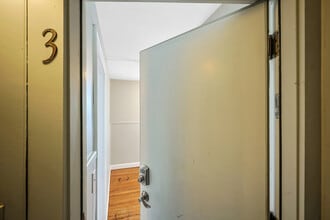 503 Wood St in Bristol, RI - Building Photo - Building Photo