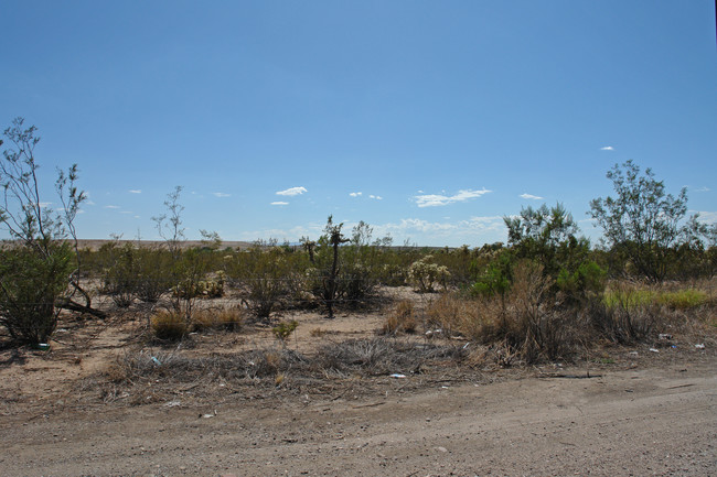 Mobile Home Park - 19 spaces in Tucson, AZ - Building Photo - Building Photo