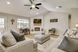 8020 Botany Ln in Houston, TX - Building Photo