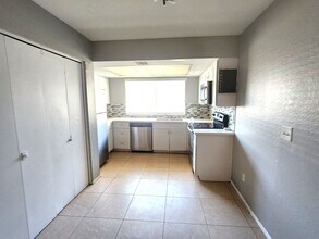 1548 W Sahuaro Dr in Phoenix, AZ - Building Photo - Building Photo
