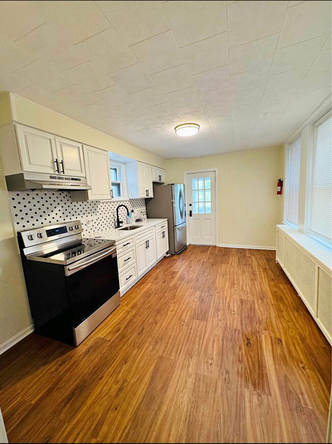 property at 211 N 11th St