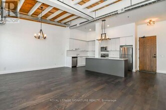 19 Guelph Ave in Cambridge, ON - Building Photo - Building Photo