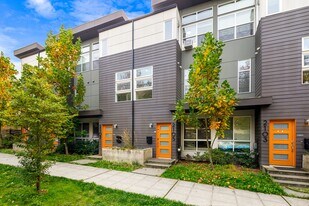 2105 E Alder St in Seattle, WA - Building Photo
