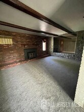 4 Woodrow Rd in Kendall Park, NJ - Building Photo - Building Photo