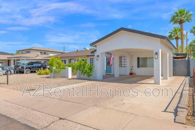 5513 E Earll Dr in Phoenix, AZ - Building Photo - Building Photo