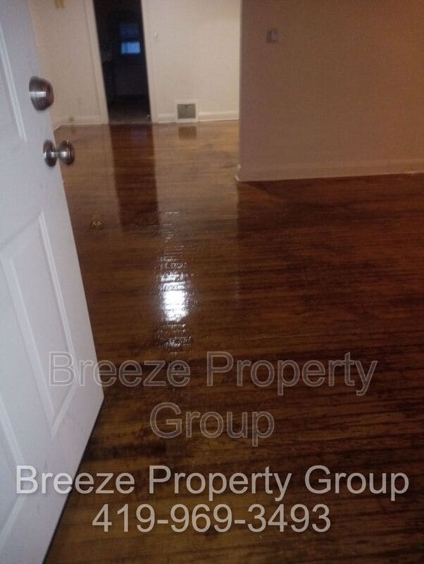 property at 2920 Elm St