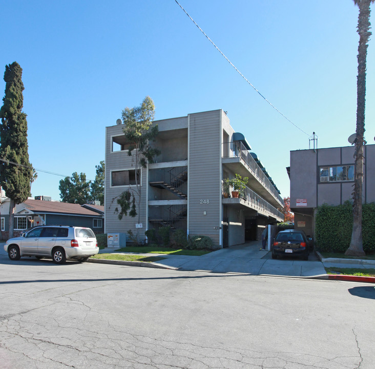 248 Elm Ave in Burbank, CA - Foto de edificio