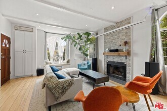 2425 S Corning St in Los Angeles, CA - Building Photo - Building Photo