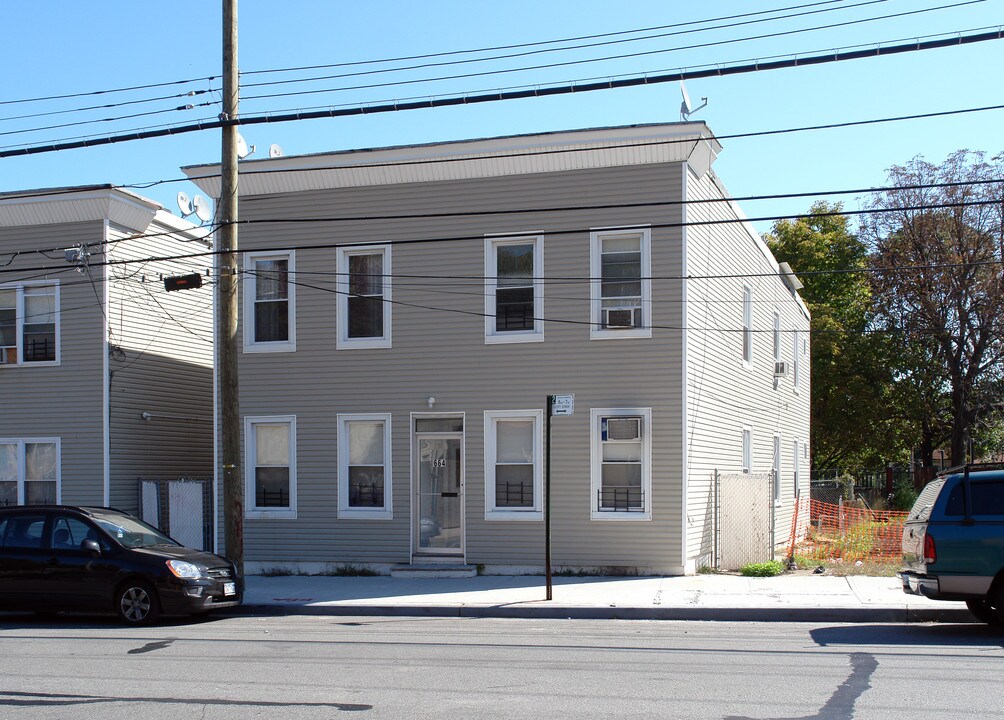 664 Richmond Rd in Staten Island, NY - Building Photo