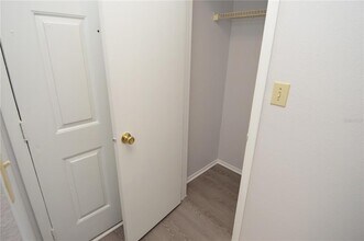 8630 Mallard Reserve Dr in Tampa, FL - Building Photo - Building Photo