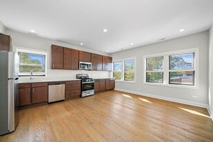 3409 W Fullerton Ave in Chicago, IL - Building Photo