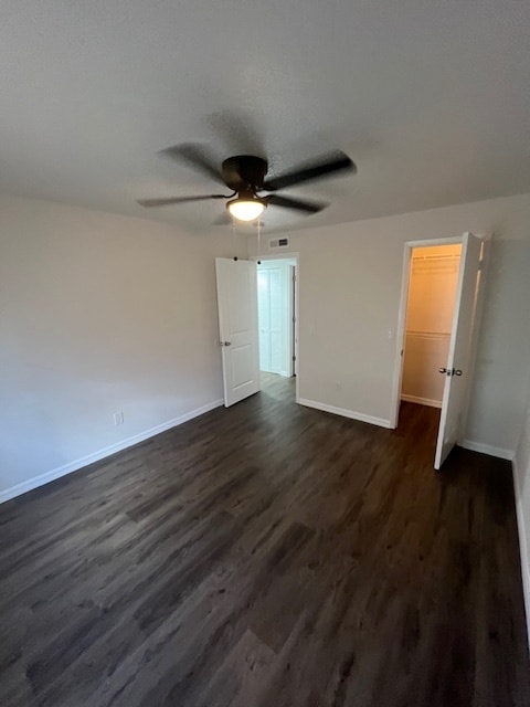 6911 Karin Ct in Tampa, FL - Foto de edificio - Building Photo