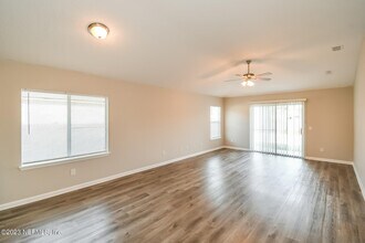 5656 Village Pond Cir in Jacksonville, FL - Building Photo - Building Photo