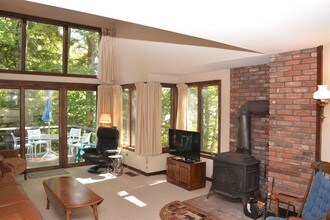 18 Island View in Grantham, NH - Building Photo - Building Photo
