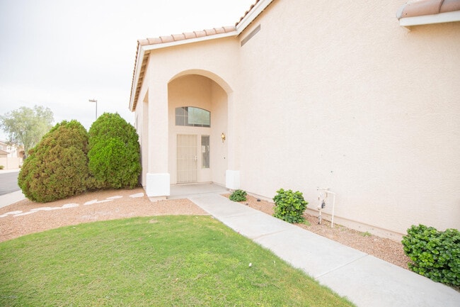 18033 N Skyhawk Dr in Surprise, AZ - Building Photo - Building Photo