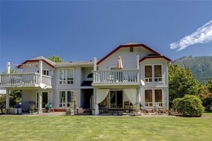 441 Main Ave S in North Bend, WA - Building Photo