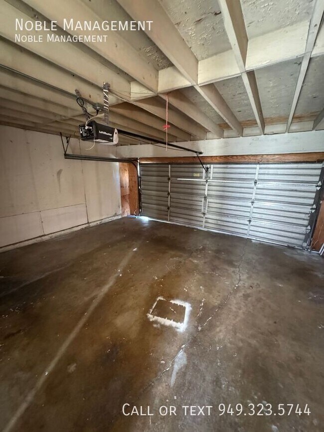 1722 Mitchell Ave in Tustin, CA - Building Photo - Building Photo