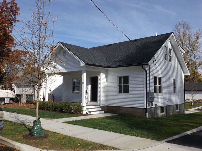 14 Loomis St in Milford, CT - Building Photo - Building Photo