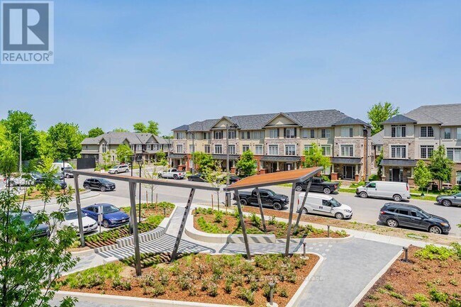 3240 William Coltson Ave in Oakville, ON - Building Photo - Building Photo