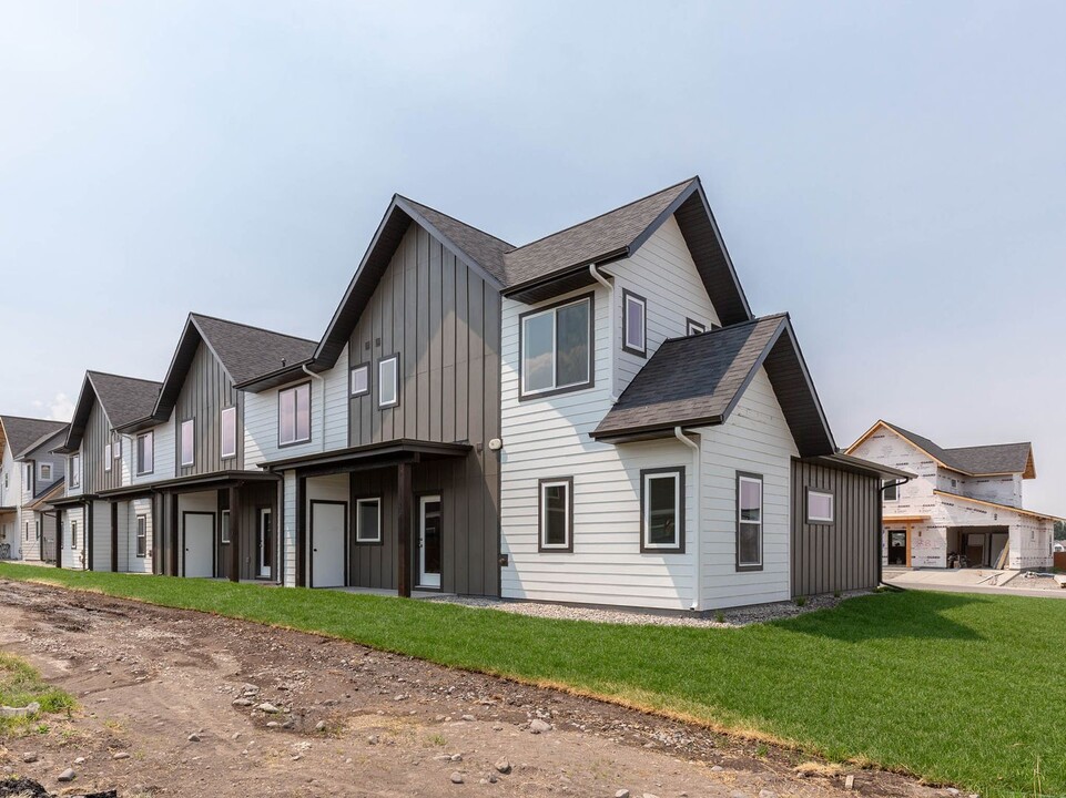 693 Rookery Ln in Bozeman, MT - Foto de edificio