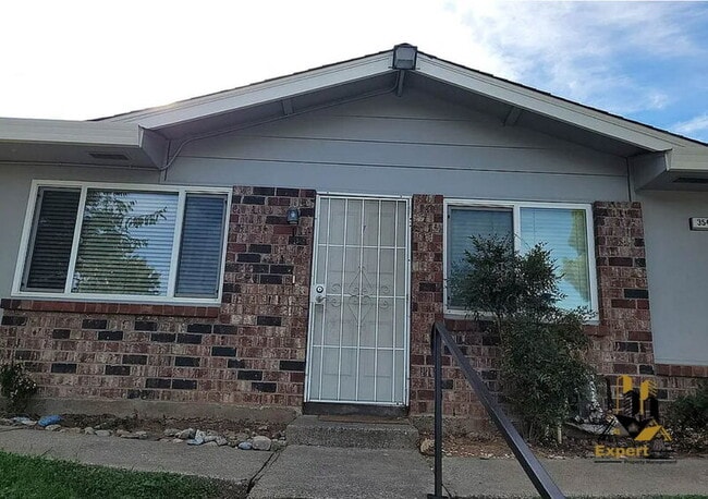 property at 3541 Town Ct