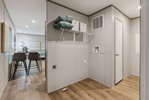 119 Sundale Trailer Ct in Washington, IN - Building Photo