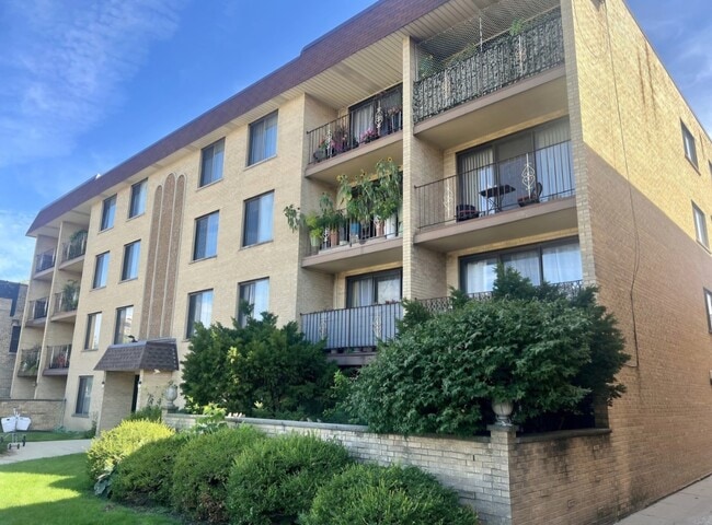 property at 5447 W Lawrence Ave