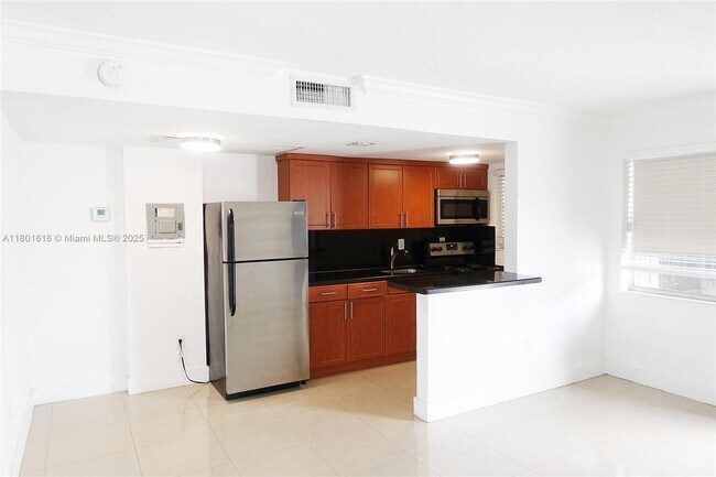 3901 SW 112th Ave, Unit 17 in Miami, FL - Building Photo - Building Photo