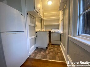 3 Champney Pl, Unit 2 in Boston, MA - Building Photo - Building Photo