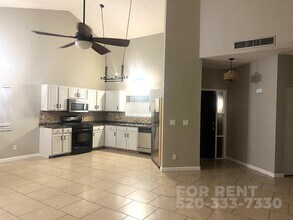 3001 W Hampshire Ct in Tucson, AZ - Building Photo - Building Photo