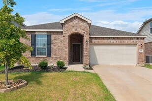 2100 Hummingbird St in Princeton, TX - Building Photo