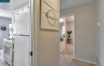 1095 Mohr Ln in Concord, CA - Building Photo - Building Photo