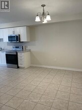 224 Dalgleish Trl in Hamilton, ON - Building Photo - Building Photo