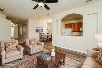 4419 Huddlestone Dr, Unit 18E in Wesley Chapel, FL - Foto de edificio - Building Photo