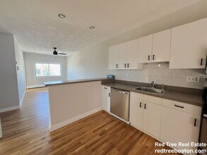 345 Border St in Boston, MA - Building Photo - Building Photo