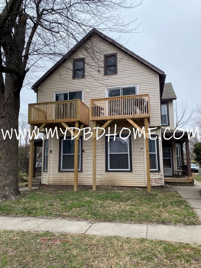 property at 820 Walnut St