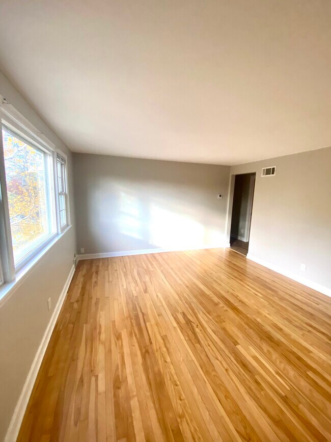3860 N Morris Blvd in Milwaukee, WI - Building Photo - Building Photo