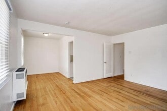 4515 Wilson Ave in San Diego, CA - Foto de edificio - Building Photo