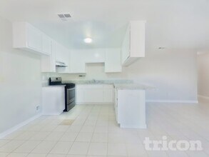 601 Jeelu Way in Modesto, CA - Building Photo - Building Photo