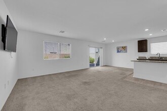 6973 Noche Calida St in North Las Vegas, NV - Building Photo - Building Photo