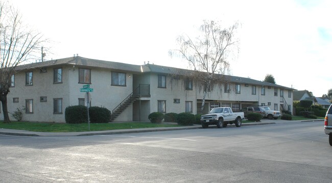 Madison Court in Gilroy, CA - Building Photo - Building Photo