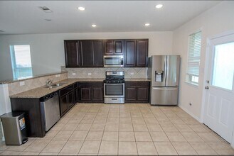 2434 Heritage Ct in Missouri City, TX - Building Photo - Building Photo