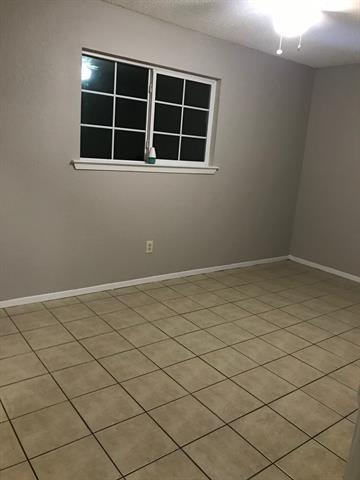 504 Claire Ct in Arlington, TX - Building Photo