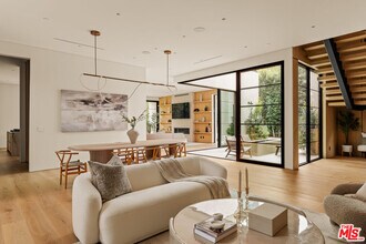 11937 Addison St in Los Angeles, CA - Building Photo - Building Photo