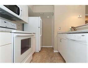 5112 Park Central Dr in Orlando, FL - Building Photo - Building Photo