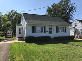 4214 Washington Ave in Erie, PA - Building Photo